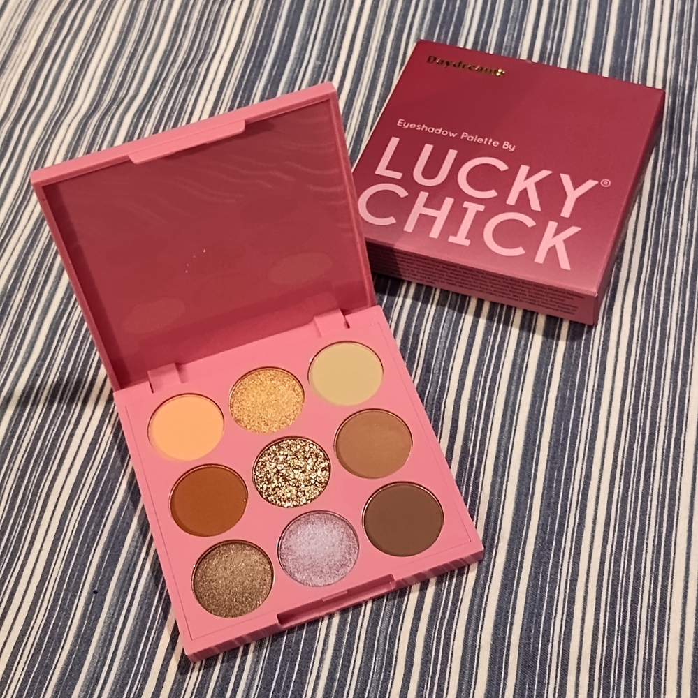 NWT!! LUCKY CHICK EYESHADOW PALETTE